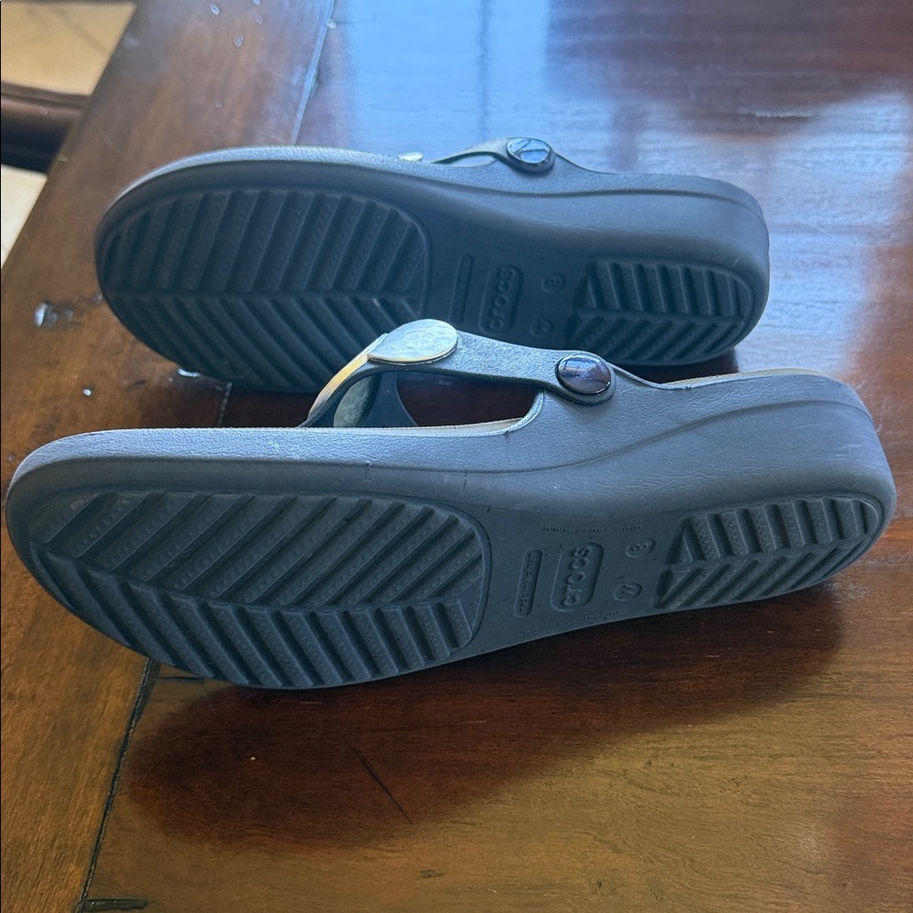 Crocs Sanrah Hammered Metallic Flip Wedge Sandal Navy Blue Silver Size 8 - Picture 4 of 6